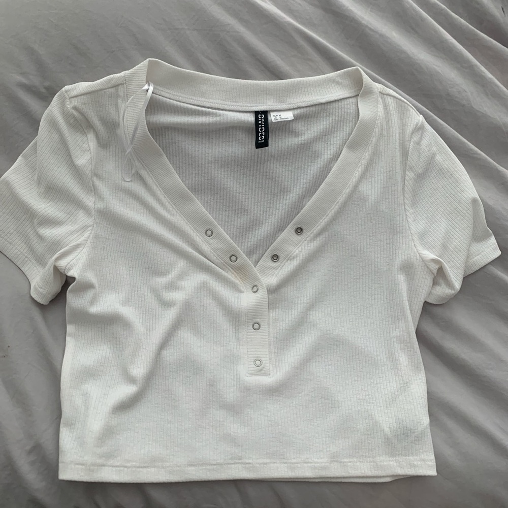 cropped white button tee